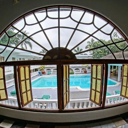 Pure Oasis Resort Негрил Екстер'єр фото