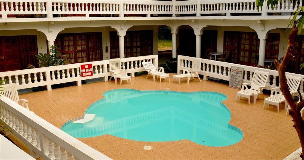 Pure Oasis Resort Негрил Екстер'єр фото