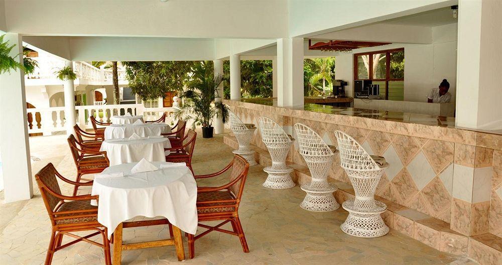 Pure Oasis Resort Негрил Екстер'єр фото