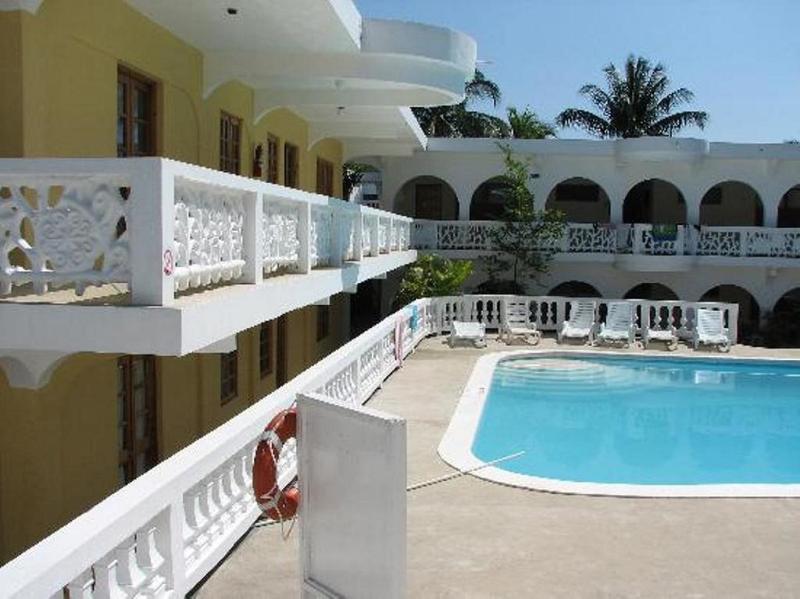 Pure Oasis Resort Негрил Екстер'єр фото