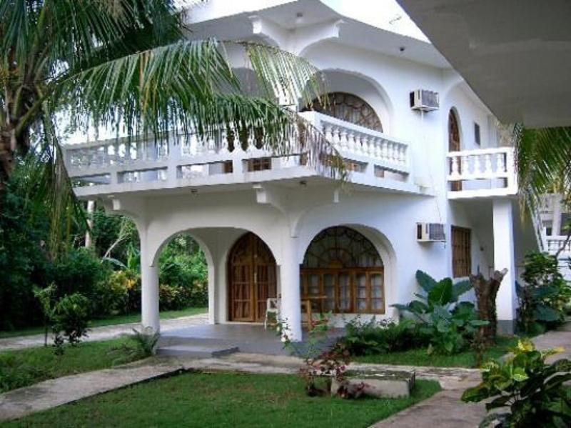 Pure Oasis Resort Негрил Екстер'єр фото