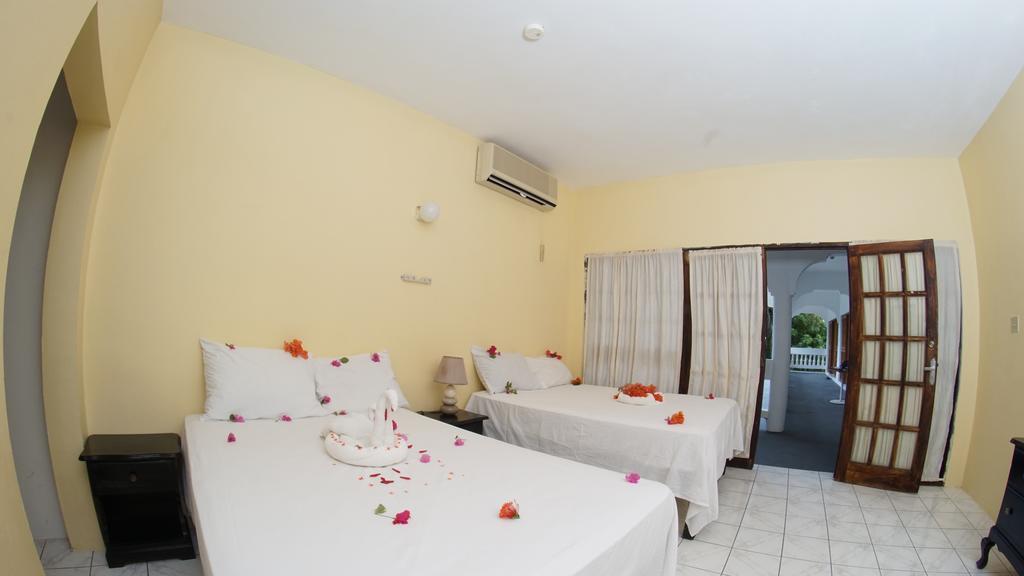 Pure Oasis Resort Негрил Екстер'єр фото